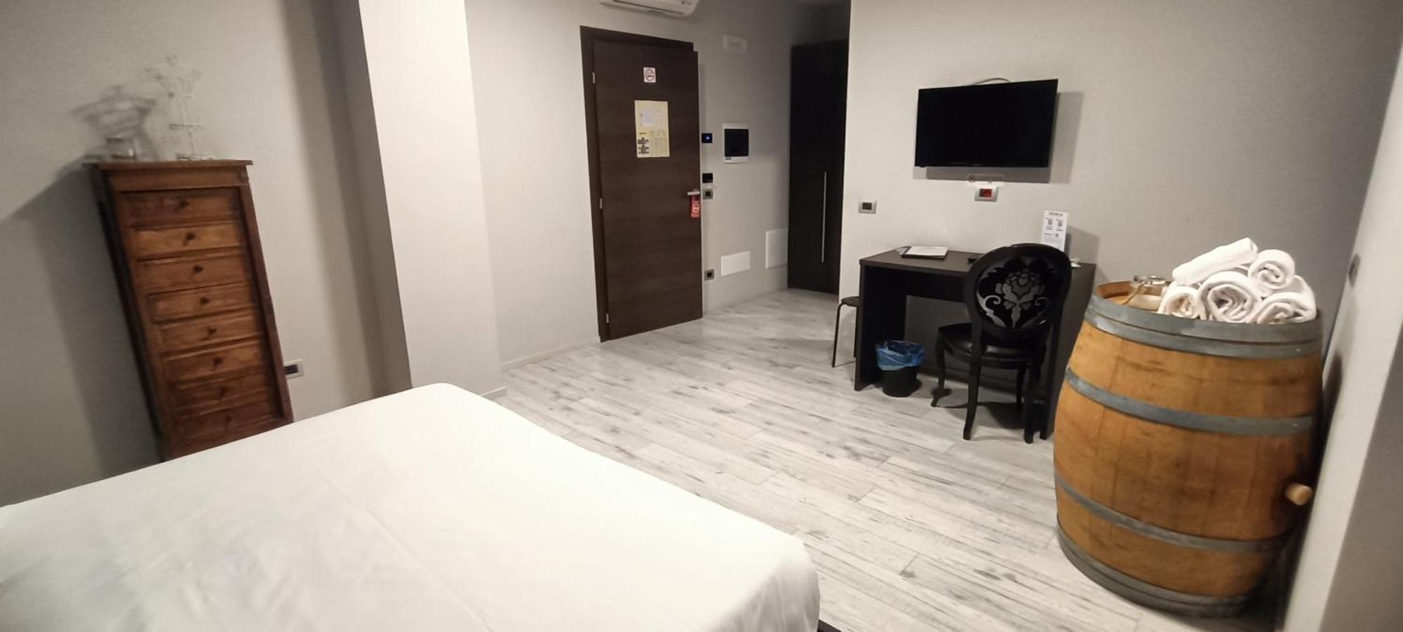 Millaenya Inn Entratico Екстер'єр фото